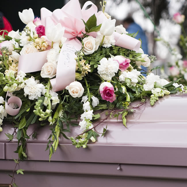 Cercueil bouquet de fleurs